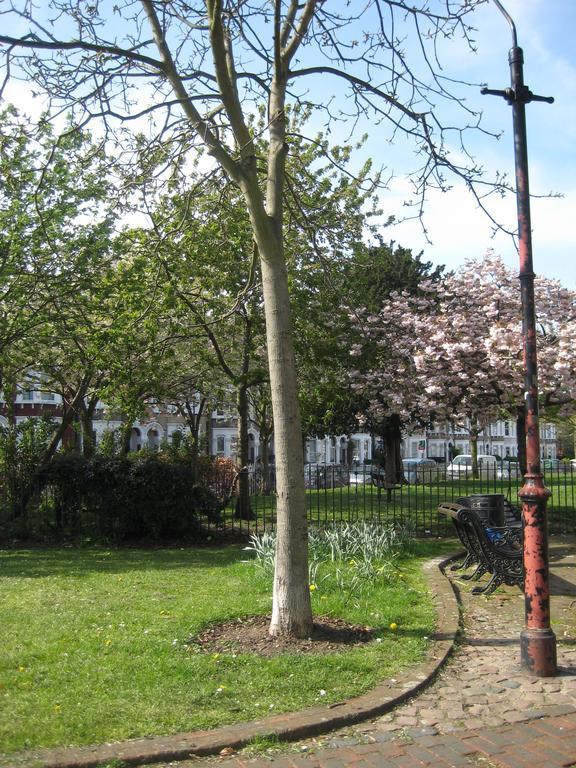 Holmewood Homestay Londen Buitenkant foto